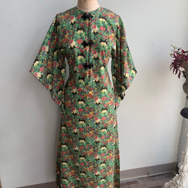 1960s 60 Vintage Floral Cotton Scenic Novelty Print Cotton Pake Muu Hawaiian Dress by Joseph Magnin