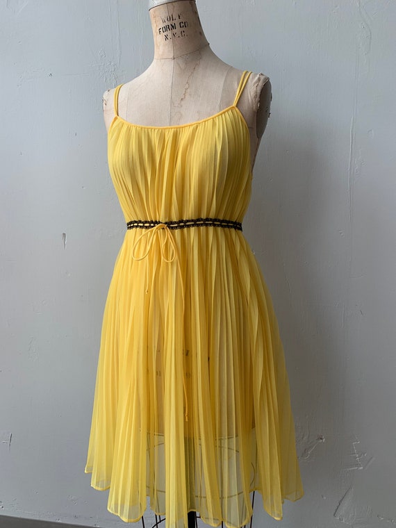 1960s 60s Vintage Bright Yellow Pleated Babydoll … - image 4