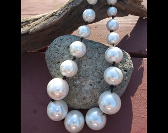 Vintage Faux Pearl Necklace