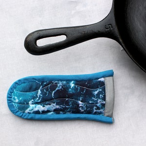 Skillet Hot Handle, Cast Iron Pan, Hot Pad, Slide On, Slip On, Hand Protector, Gift For Her, Kitchen Gift, Gift For Mom, Cooking Baking Gift