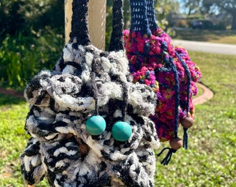 Kordelzugbeutel mit Drachenschuppen