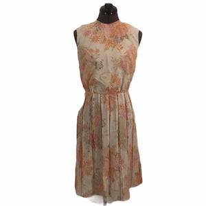 Vintage 1950s floral pleated dress