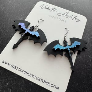 ドラゴンのアクリルイヤリング、読書好きのギフト、Kindle Girlie Era、読書家へのギフト