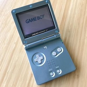 Nintendo Game Boy Advance GBA SP Pearl Blue System AGS 001 Mint New (¡Elige el color del botón!)