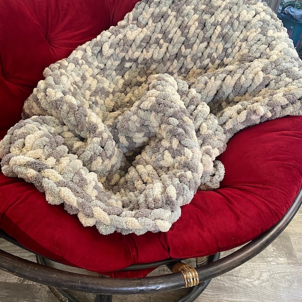 Chunky hand knit blanket