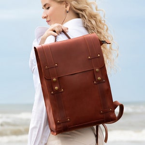 Original leather backpack for woman in brown color