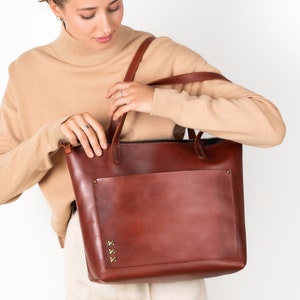 Sac fourre-tout en cuir classique en 7 couleurs Sac fourre-tout personnalisé Sac à bandoulière pour femme Sac de travail en cuir Sac fourre-tout pour ordinateur portable