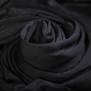 100% Rayon-Gewebe-Rest-schwarzer Stoff (Rest-185cmx50cm) Mode-Gewebe Vintage-Kleidungs-Textilstoffmuster verfügbar Kunsthandwerk