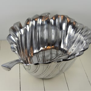 Gorgeous Large 12&quot; Metal PALM LEAF Salad Bowl, Silver Aluminum Mexican Pewter, Leaf Shape, Heavy, Figural, Unmarked