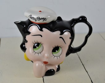 Cardew Collectibles BETTY BOOP 8 oz Mini Teapot with Hat Lid, 4.5