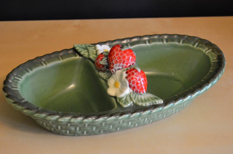 Condiments California Strawberry Green Basket Divided Bowl Vintage Metlox Poppytrail 2-Part Relish Dish