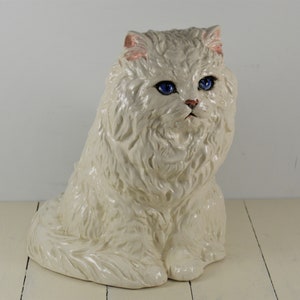 The Townsends Ceramics Hand Painted White Cat, 1981, 10.5&quot;, Blue Eyes Persian Cat, Ann Townsend, Life-like Painted Cat, Signed