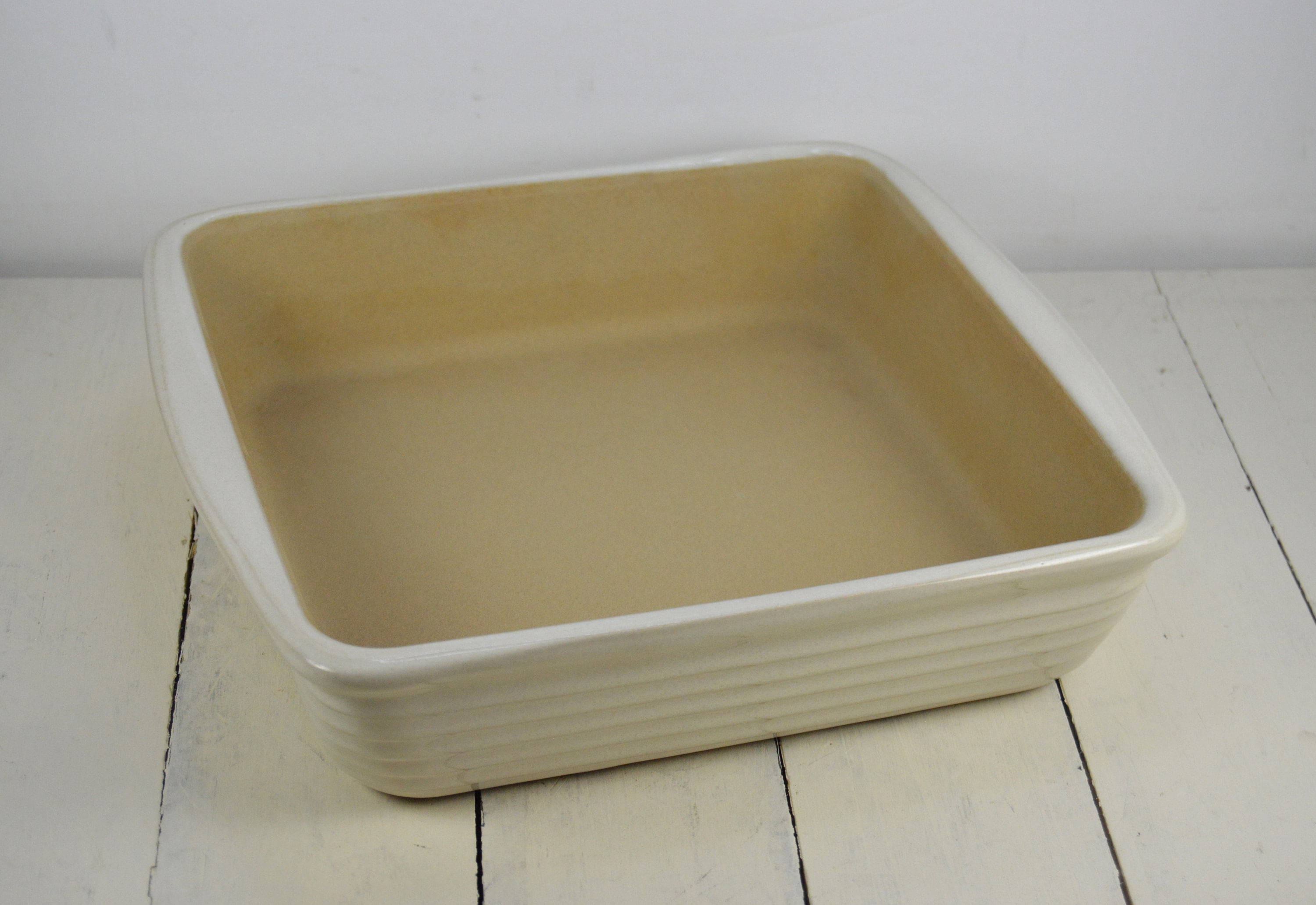 The Pampered Chef VANILLA 9 X 9 X 2 Square Baker With Handles, Brownie Pan,  New Traditions Collection, Glazed Stoneware, Used 