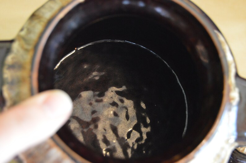 USA Jar 5.75 Covered Baker Dark Brown Roseville Ohio RRP Brown Drip Glaze Bean Pot with Lid