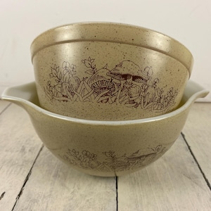 2 Pcs Pyrex FOREST FANCIES, 1) 401 Mixing Bowl 5.75&quot;, 1) 441 Cinderella Bowl 6&quot;, Tan Speckled with Brown Mushrooms, Used