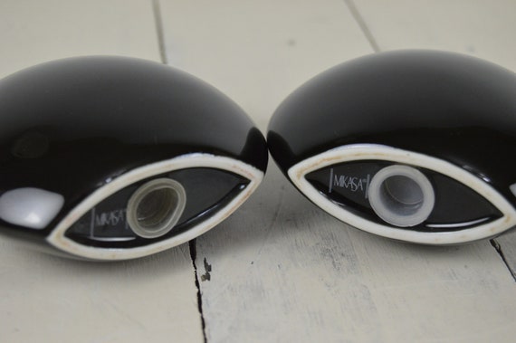 Round Flat Narrow Disc 3.25 Shiny Glossy Black 2/3 Holes Mikasa SIMPLICITY BLACK Salt and Pepper Shaker Set Round Flat Narrow Disc 3.25 Shiny Glossy Black 2/3 Holes Mikasa SIMPLICITY BLACK Salt and Pepper Shaker Set