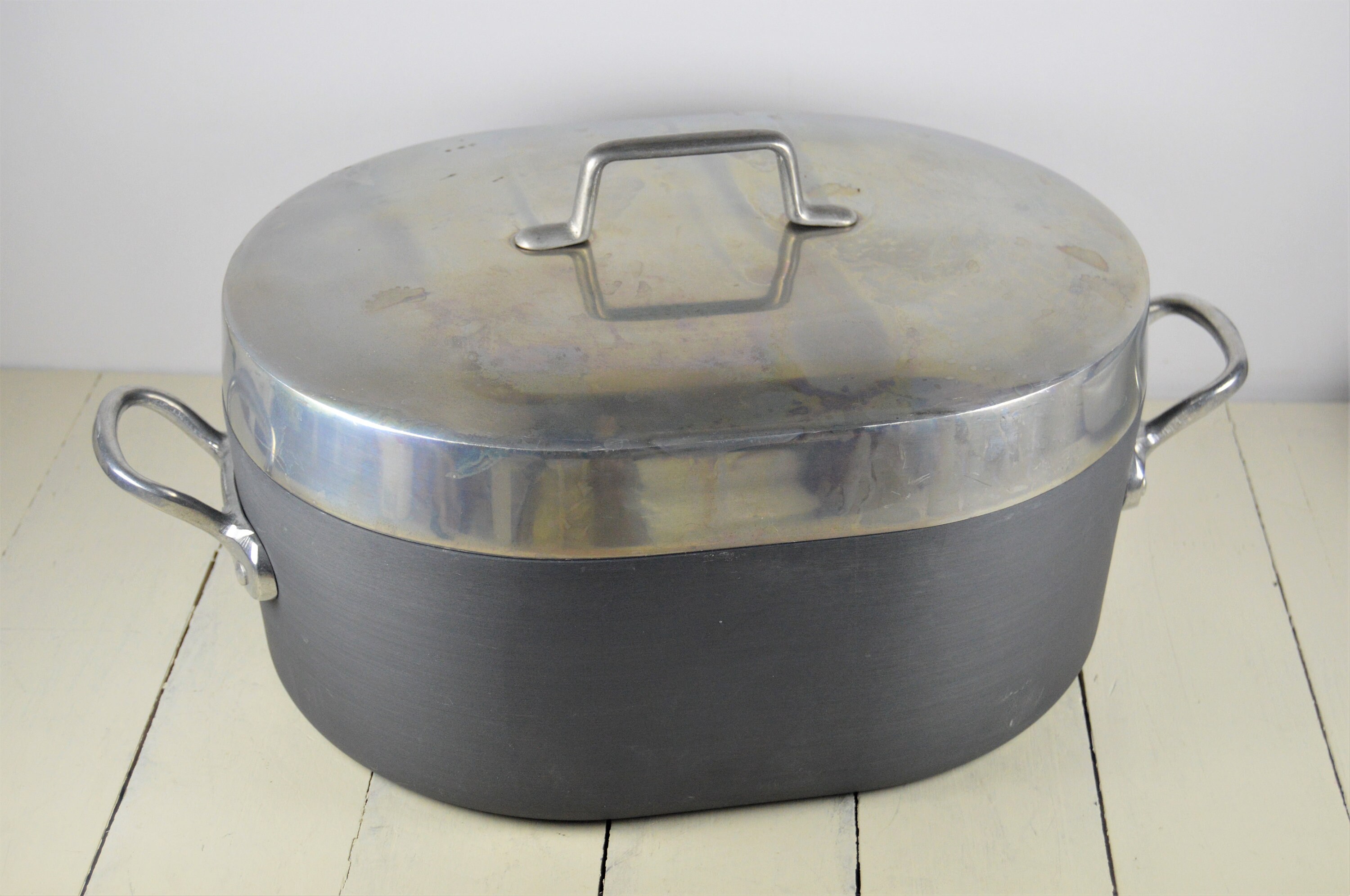 Magnalite Professional GHC 2 Quart Anodized Aluminum Saucepan Pot with Lid