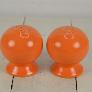 Fiesta TANGERINE Orange Salt and Pepper Shaker Set, 2.5&quot;, Round Pedestal Base, 6/7 Hole, HLC Homer Laughlin Fiestaware, Used