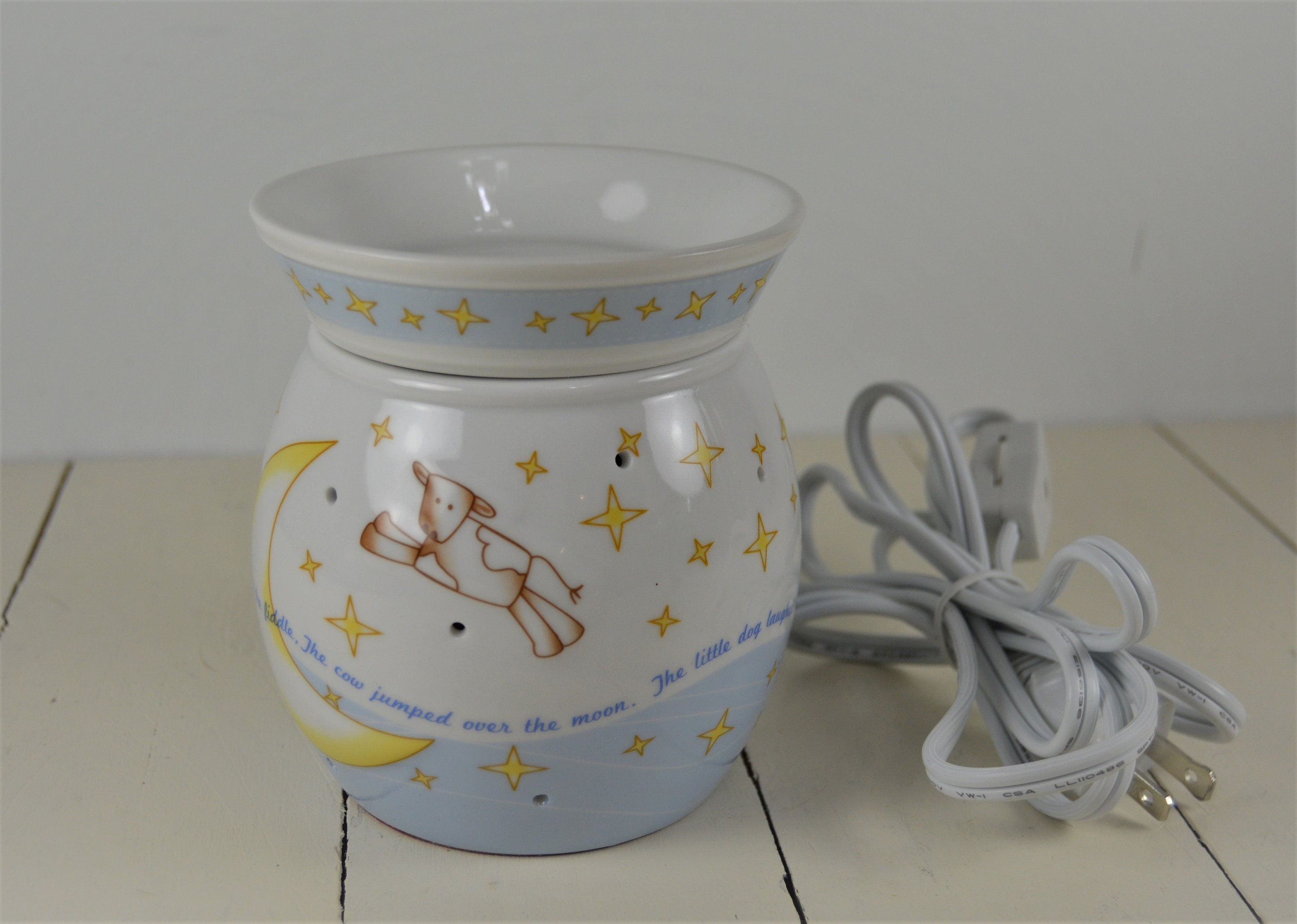 Scentsy Over The Moon Nursery Rhyme Warmer
