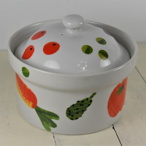BIA Cordon Blue 1.25 Quart Round Covered Casserole Dish, Vegetables Carrot Tomato Cucumber Pepper Peas, 7&quot;