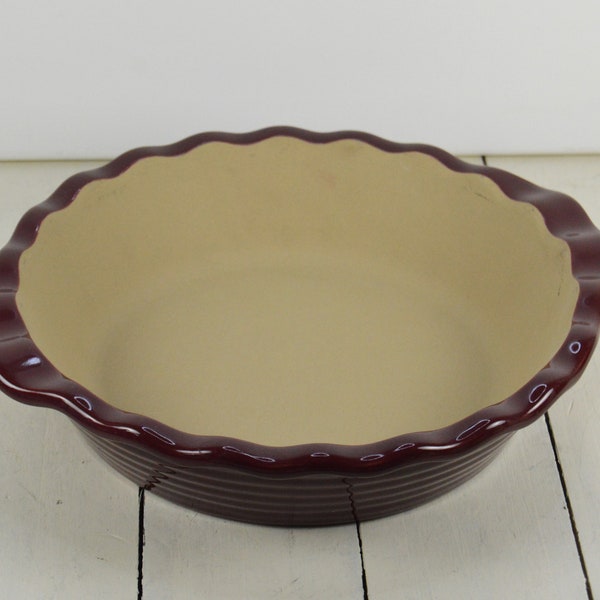 The Pampered Chef CRANBERRY 9" Pie Plate, New Traditions Collection, Stoneware Maroon/Wine Glaze, Fluted Ribbon Edge Rim