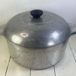 Magnalite 4248P 5 Quart Dutch Oven with Lid, Black Knob Handle, Round Roaster, Aluminum Stock Pot, Wagner Ware Sidney Ohio