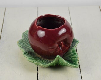 McCoy Red APPLE Planter 3.5", Dark Red Apple on Green Leaf, USA, Used/Chips