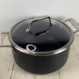 All-Clad Metalcrafters 4 quart Non-Stick Stock Pot with Handles 8 7/8", Glass Lid, Anodized Aluminum with No-Stick Surface Inside, Used
