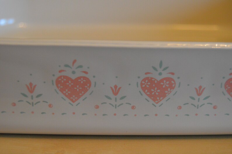 12.25x10.5x2.5 Pink Hearts Natural Off-White Corning FOREVER YOURS A-21-B-N Lasagna Baking Dish Pan