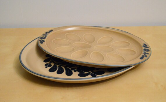 8.25/" Luncheon Plates Set of 2 Pfaltzgraff Folk Art