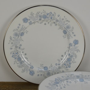 Set of 7 Wedgwood BELLE FLEUR 8&quot; Salad Plates, White with Platinum Trim Blue and Gray Flowers, Made in England