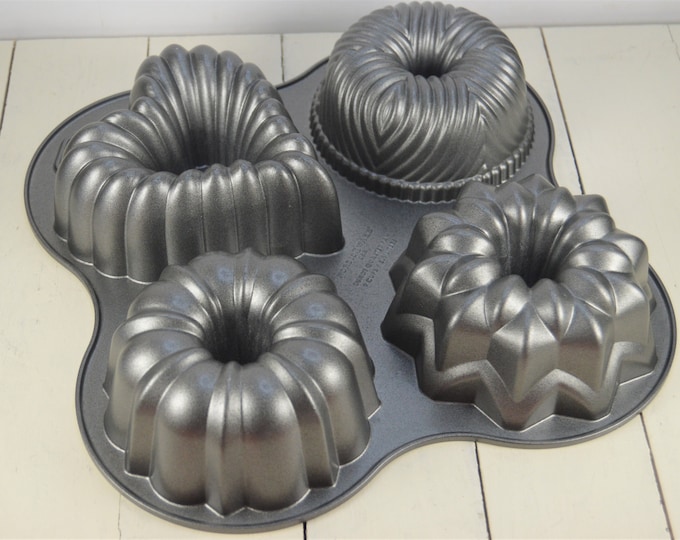 Nordic Ware BUNDT QUARTET Pan With Cookbook, 9 Cups, 12.25, 55.5