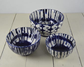 3 pc West Elm INDIGO TIE-DYE Nesting Bowl Set, 3.5" 4.25" 5", White with Cobalt Blue Designs, Small Prep Bowls