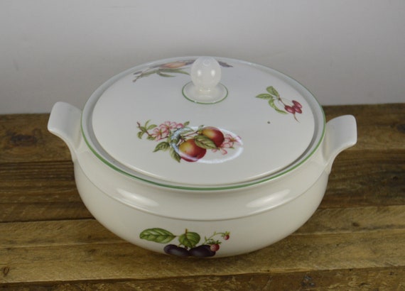 Royal Doulton ASHBERRY Covered Vegetable Serving Dish With Handles 