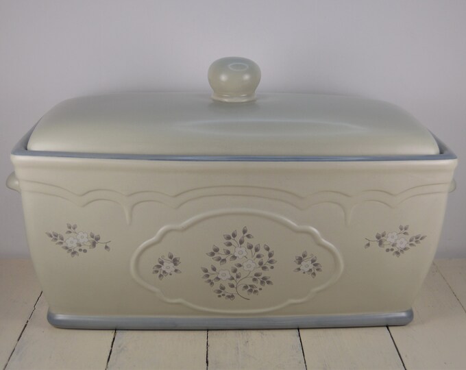 Pfaltzgraff HEIRLOOM Bread Box With Lid 15, Gray Tones With White