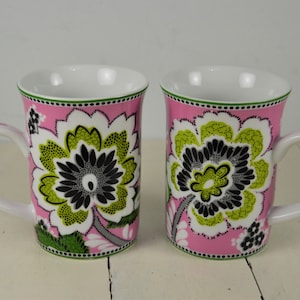 Set of 2 Vera Bradley PRISCILLA PINK 9 oz Mugs, White Pink Green Black Gray Floral Design, 4&quot;, Fabric Purse Pattern