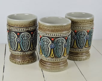 Juego de 3 vasos Gerz Germany de 8 oz, 4,25", pintados a mano, esmaltados con sal, rojo aguamarina y amarillo, anillo de cuentas