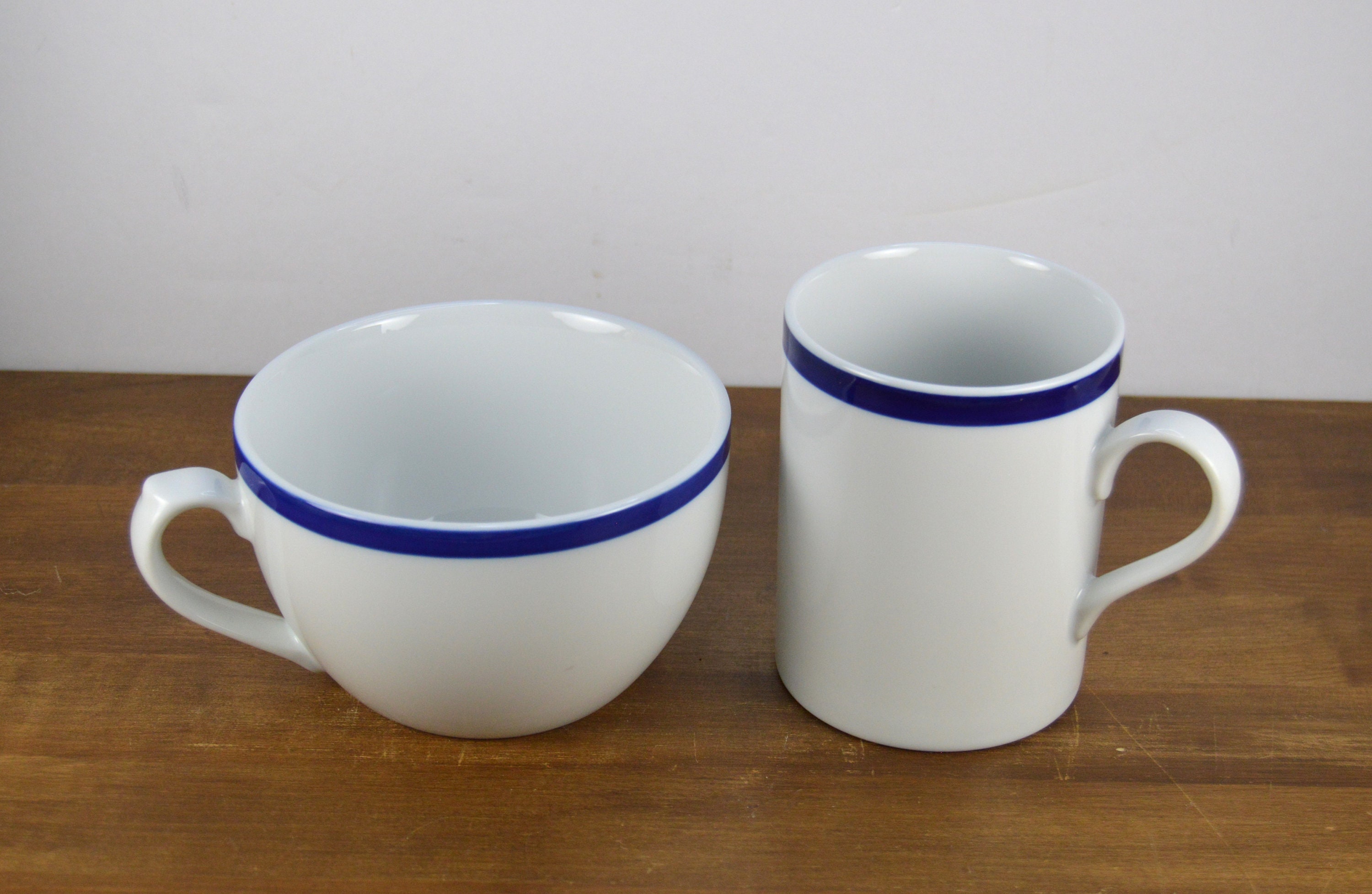 2 Pcs Williams-sonoma BRASSERIE BLUE Mugs, 1 12 Oz Mug 4, 1 16 Oz