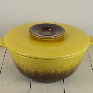 Hull USA 35 Divided Dish with Lid 1.5 Quart, Yellow with Brown, Handles Round Flat Knob, Mottled Yellow Brown Drip Glaze, Covered Casserole