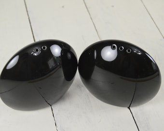 Round Flat Narrow Disc 3.25 Shiny Glossy Black 2/3 Holes Mikasa SIMPLICITY BLACK Salt and Pepper Shaker Set