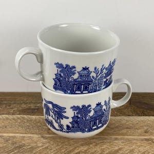 Set of 2 Churchill WILLOW BLUE 14 oz Breakfast Cups, Oversized Cup Mug, Churchill England, White with Cobalt Blue Scene