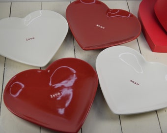 Set of 4 Pottery Barn VALENTINE 8.25" Heart Plates, Red LOVE White XOXO, 2 each Color In Heart Box, See Notes