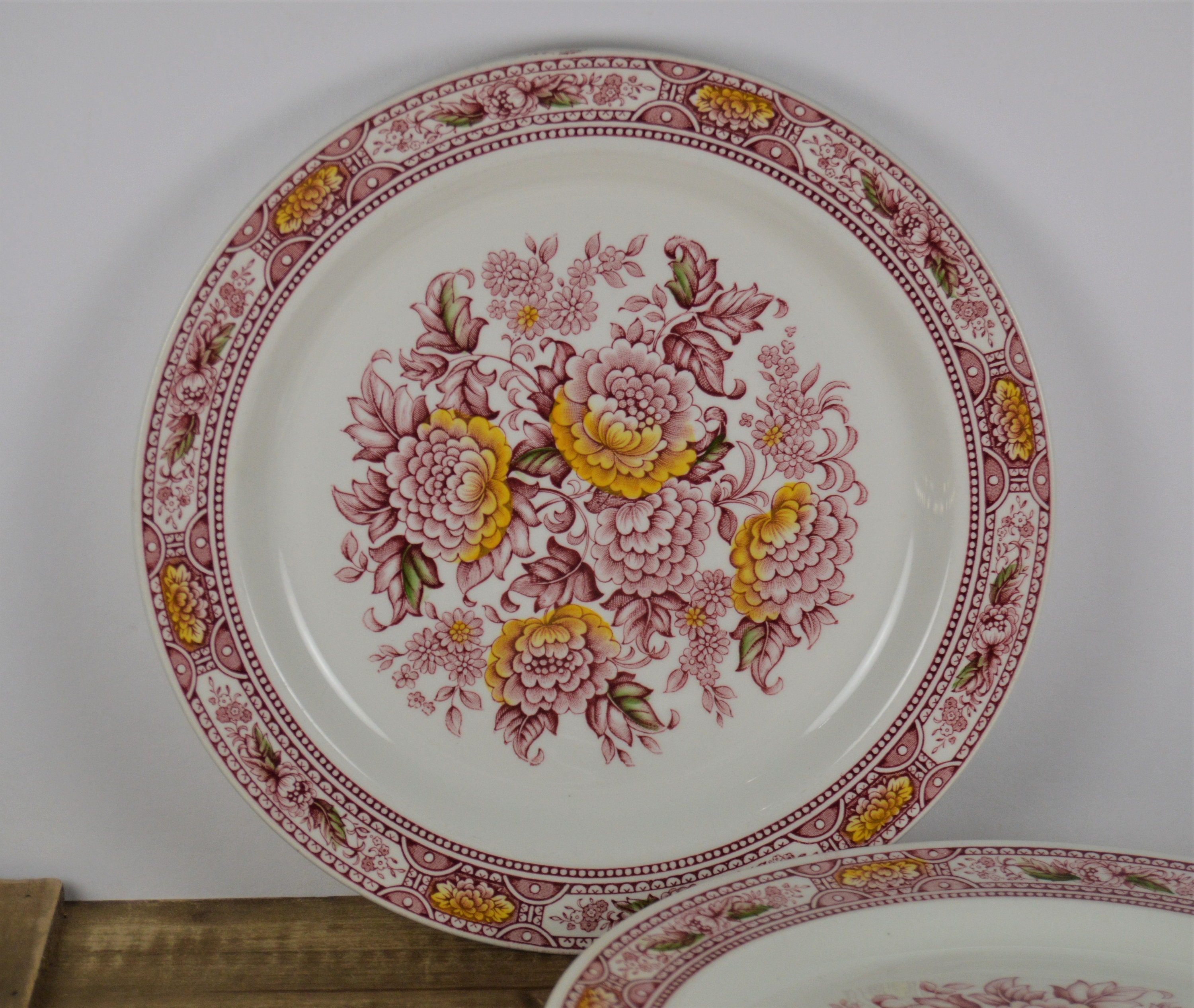 Ridgway社　ミッドセンチュリー　大小プレート４枚セット　ヴィンテージ Set of 4 Vintage Ridgway “woodland” Salad Plates - Etsy