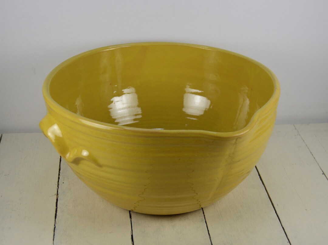 Vintage Ringed Batter Bowl With Spout and Handles 10.5, Large Mixing