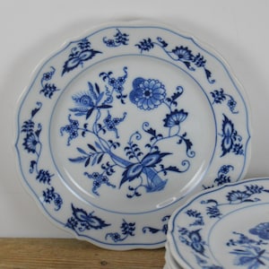 Set of 8 BLUE DANUBE 6.75&quot; Bread and Butter Plates, Blue Onion Pattern, Scalloped, Made in Japan, White with Blue Floral
