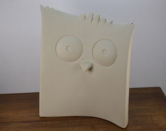 Lineasette Curved OWL 11.75" Matte Beige Textured Porcelain Stoneware Figurine, Made in Italy Design by Giuseppe Bucco, Stylized Owl Shape