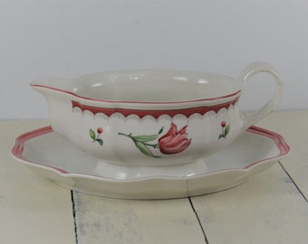 Villeroy & Boch JARDIN D'ALSACE FLEUR Gravy Boat with Attached Underplate, Pink Flowers, White Porcelain, Scalloped Edge