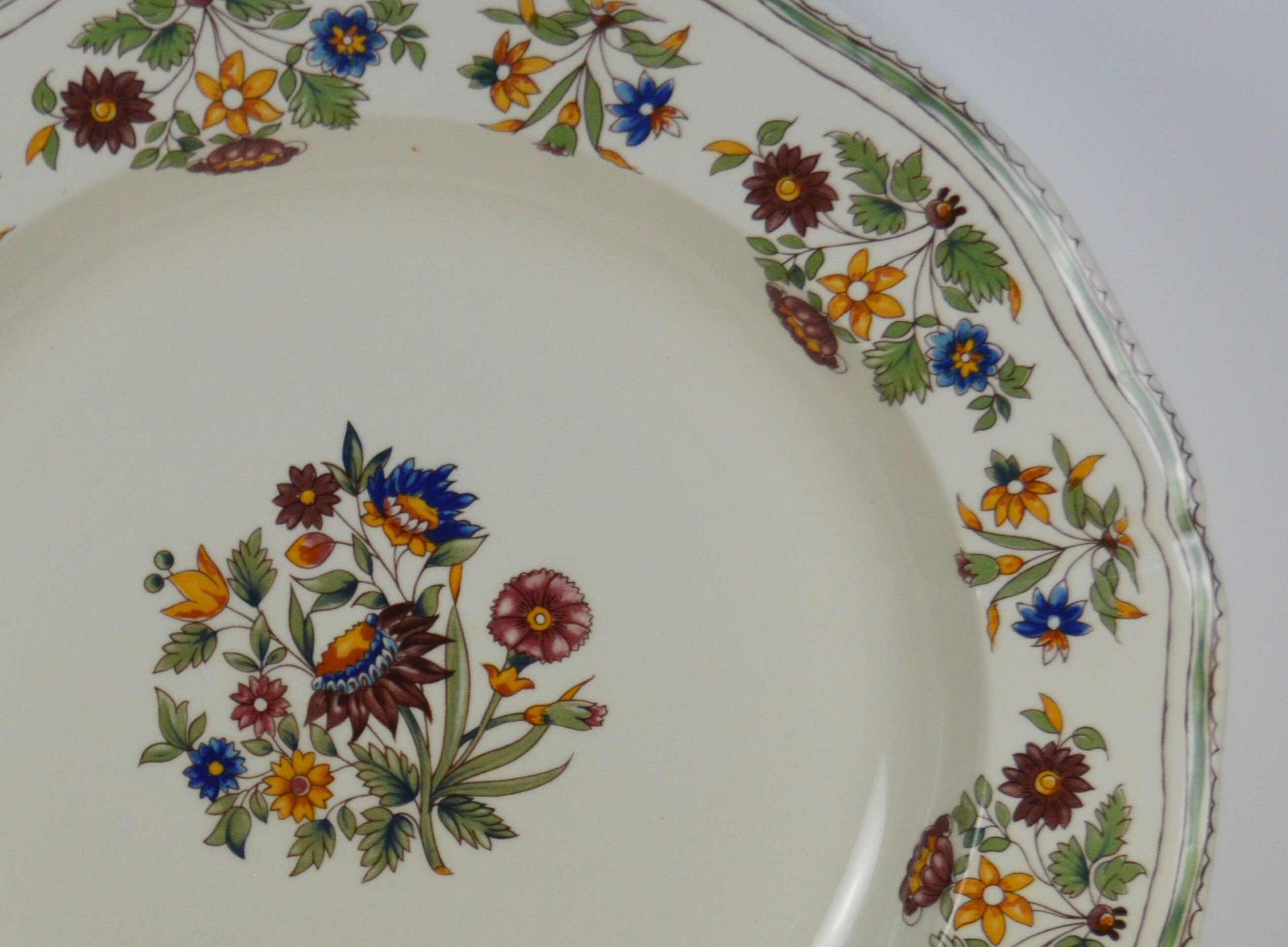 MOUSTIER フランス Decor Moustiers G F marked French Faience Hand Painted 7.5
