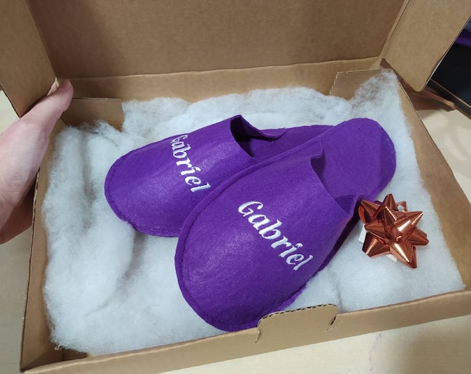 Personalized Felt Slippers with Embroidered Name – Unisex Christmas Gift – Handmade, Non-Slip Sole”