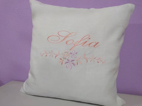 Almohada personalizada con nombre almohadas de lino bordadas Etsy Espana